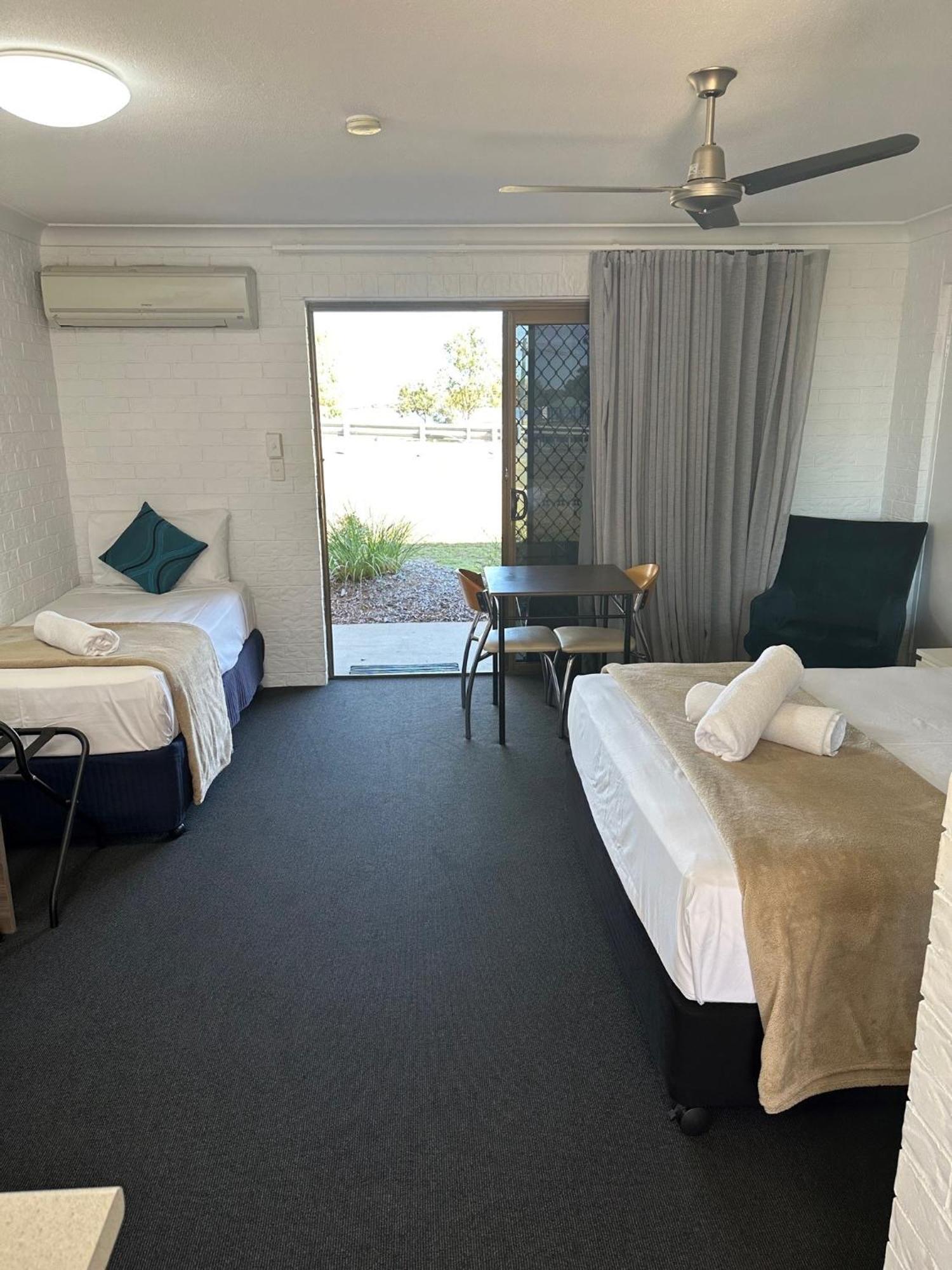 Bribie Waterways Motel Bongaree Eksteriør bilde