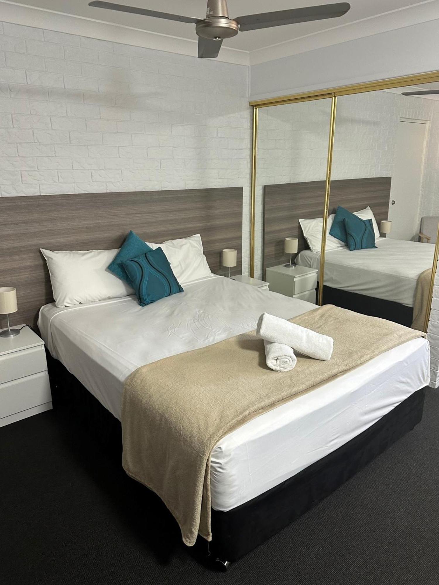 Bribie Waterways Motel Bongaree Eksteriør bilde