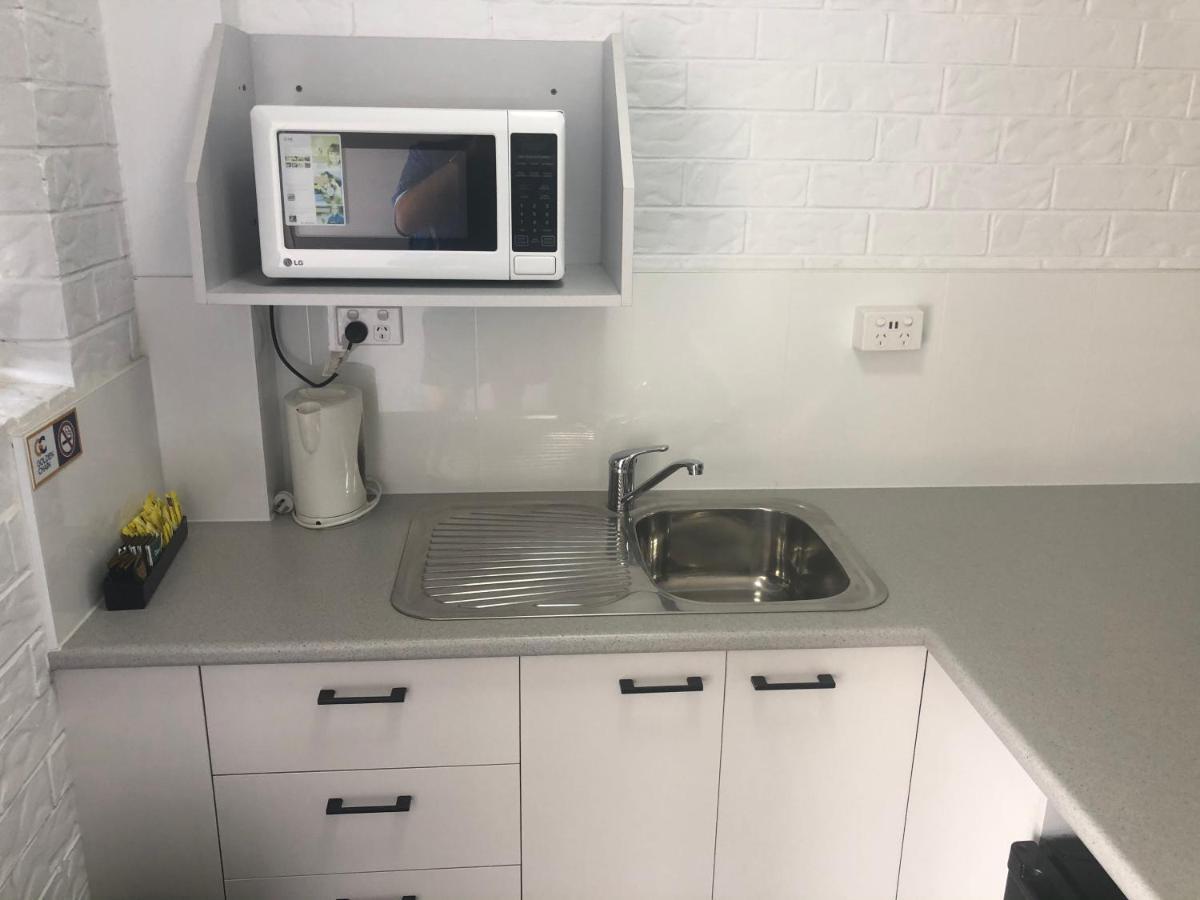 Bribie Waterways Motel Bongaree Eksteriør bilde