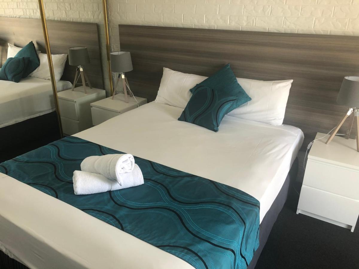 Bribie Waterways Motel Bongaree Eksteriør bilde